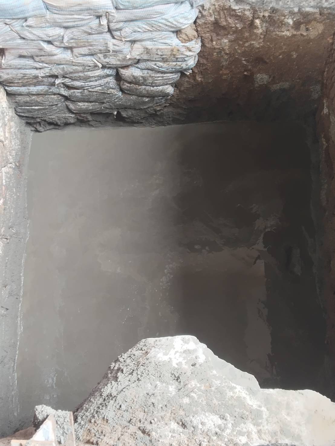 PIT STRUCTURE